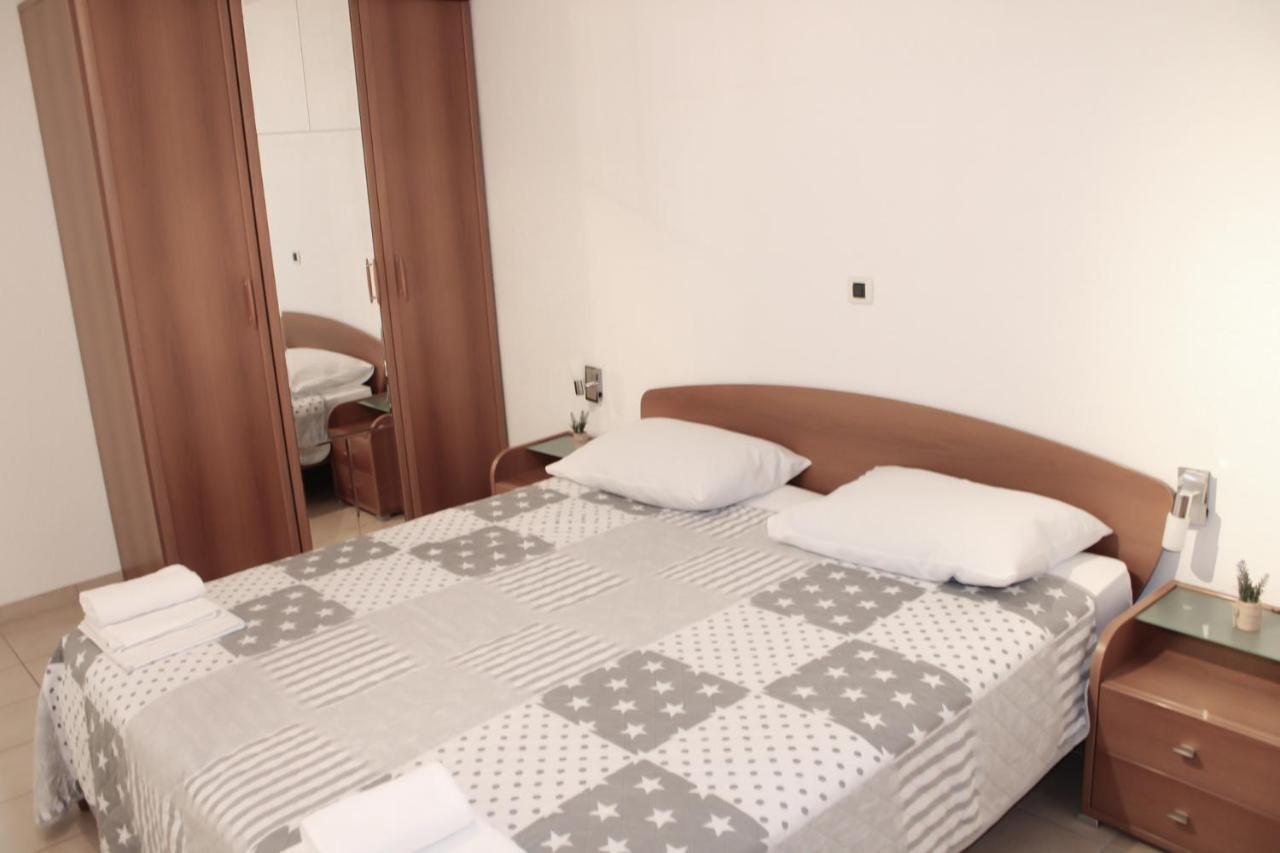 Apartments Larus Baška Voda Eksteriør billede