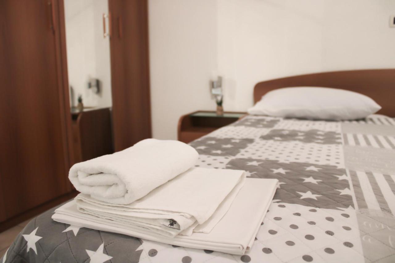 Apartments Larus Baška Voda Eksteriør billede