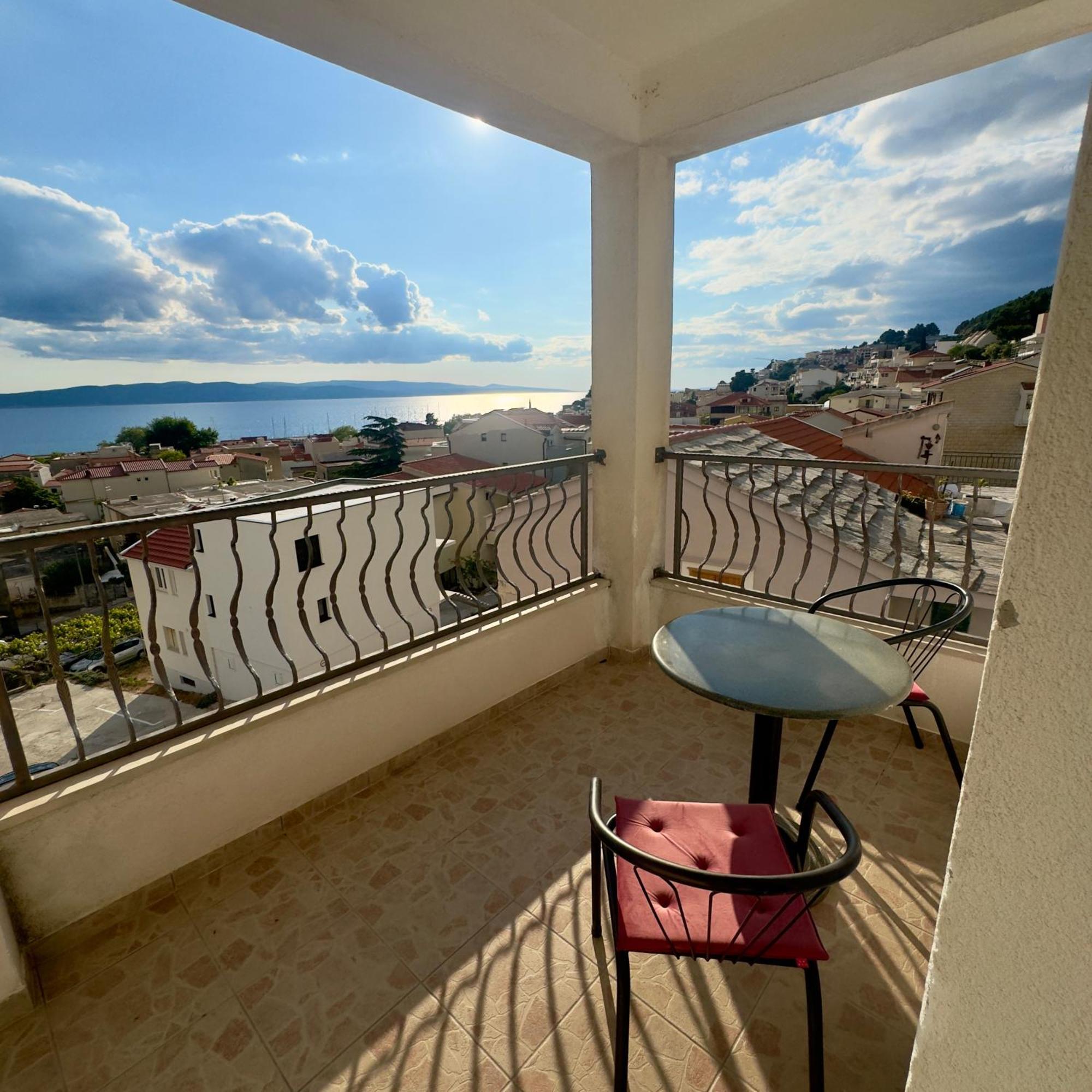 Apartments Larus Baška Voda Eksteriør billede
