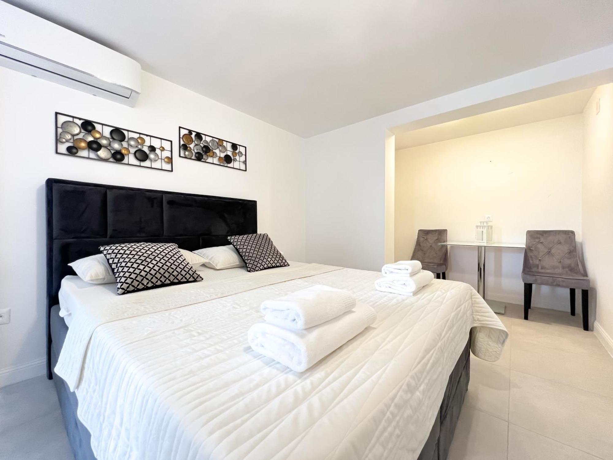 Apartments Larus Baška Voda Eksteriør billede